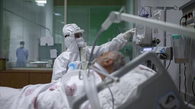 Türkiye'de yeni koronavirüs önlemleri 20 Kasım saat 20.00 itibarıyla devreye girecek. Sağlık Bakanlığı'nın son açıklamasına göre; Türkiye'de son 24 saatte 157 bin 756 Kovid-19 testi yapıldı. 4 bin 542 kişiye hastalık tanısı konuldu. 123 kişi maalesef hayatını kaybetti.
