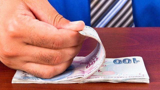 <p><b>ICBC Bank Turkey</b></p>    <p>Taşıt kredisi faizi: Yüzde 1.30</p>    <p>Kredi tutarı: 100 bin lira</p>    <p>Kredi vadesi: 60 ay</p>    <p>Aylık ödeme: 2578 lira</p>    <p>Toplam ödeme: 155 bin 245 lira</p>