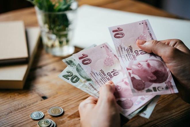 <p><b>Yapı Kredi Bankası</b></p>    <p>İhtiyaç kredisi faizi: Yüzde 1.69</p>    <p>Kredi tutarı: 100 bin lira</p>    <p>Kredi vadesi: 36 ay</p>    <p>Aylık ödeme: 3940 lira</p>    <p>Toplam ödeme: 142 bin 399 lira</p>