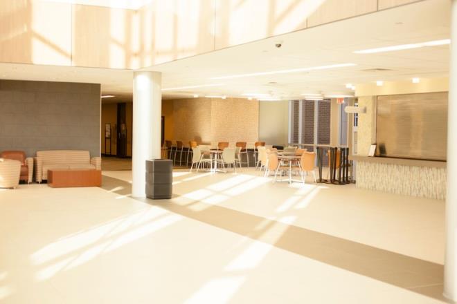 Hastanelerde (özel hastaneler dahil) bulunan yeme-içme mekanları (kantinler, kafe vb.) Genelge kapsamında yeme-içme yerleri için getirilen kısıtlamalara tabi midir?  <br>  Hastanelerde bulunan yeme-içme mekânları (kantinler, kafe vb.) Genelge kapsamında yeme-içme yerleri için getirilen kısıtlamalara (çalışma saatleri, servis yöntemi vb.) doğrudan tabi değildir. Hastanelerde bulunan yeme-içme yerlerinin çalışma usul ve esasları hastane yönetimlerinin vereceği karar doğrultusunda belirlenecektir.