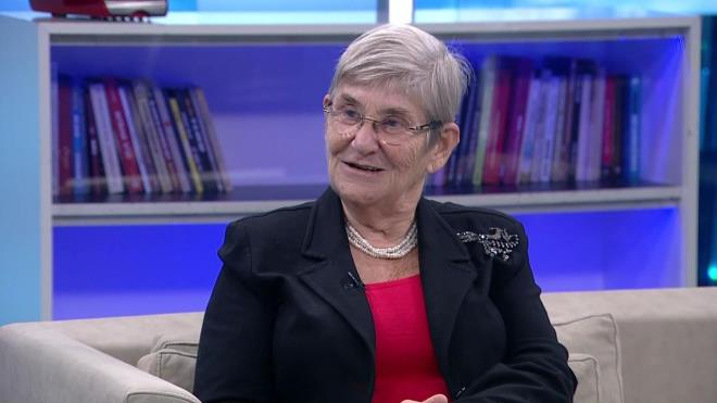 Alkali ortam neden sağlık bahşeder?<br>    1943 doğumlu, 78 yaşında ve 53 yıldan beri bilfiil TIP SANATI'nı icra etmekte olan Karatay, acaba neden ‘GARGARA' dedi?<br>    Senelerce acil ve koroner yoğum bakımda hayat kurtarmış, kardiyo-pulmoner canlandırma, yani CPR uygulamış bir kardiyolog hekim olarak açıklamak istiyorum: