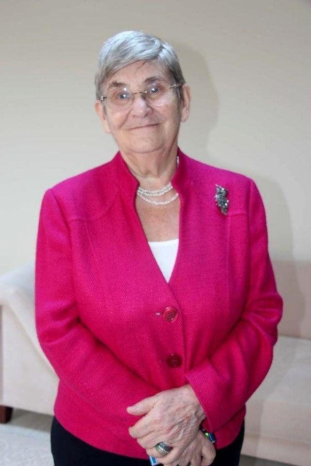 Amerikalı Dr. Volney Cheney, taa 1926 yılında ABD Halk Sağlığı Merkezi'ne gönderdiği mektubunda, BİKARBONATLU SU-SODA içenlerin, hastalıklı ortamda bulunup grip virüsüne bulaşmış olsalar dahi, grip infeksiyonunu hafif bir şekilde geçirdiklerini bildirmiştir.