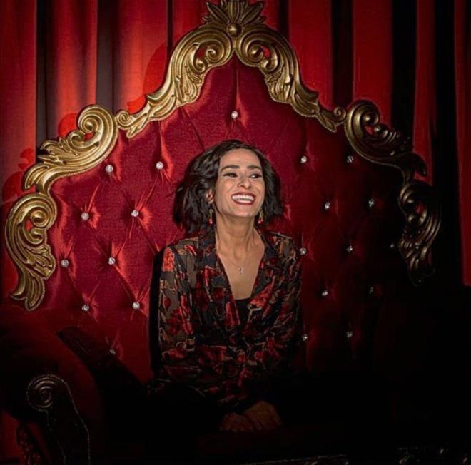 Yıldız Tilbe'nin, koronavirüsle ilgili açıklamaları nedeniyle eleştirilerin hedefindeki Canan Karatay'a da sahip çıkması dikkat çekti...