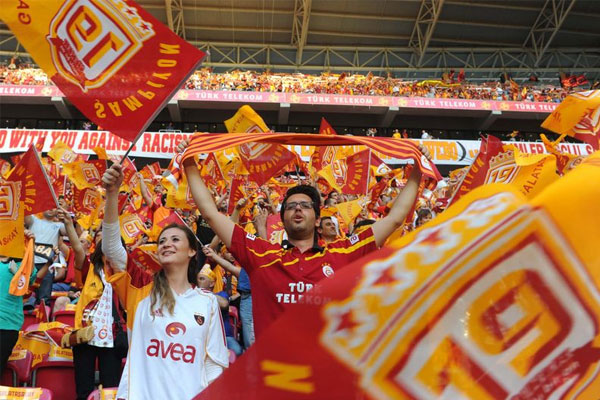 YÜKSEL TA ARŞA KADAR ! ŞANLI GALATASARAY!