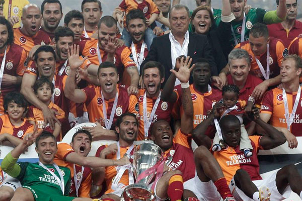 Mutluluk Nedir Diye Sorsalar GALATASARAY Der Geçerim