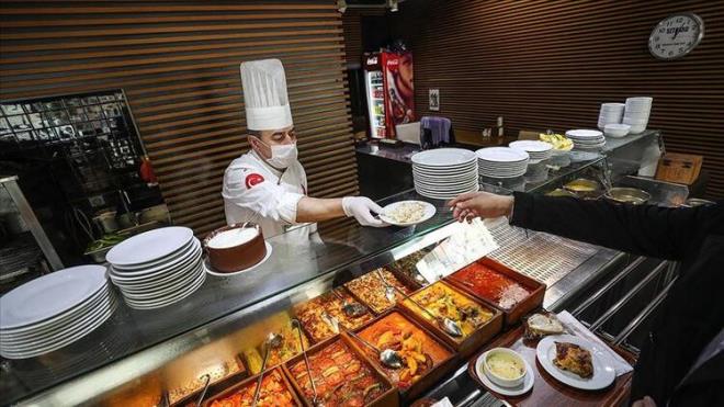Hafta içi sokağa çıkma kısıtlaması uygulanan süreler içerisinde lokanta, restoran tarzı yeme-içme yerleri paket servis hizmeti verebilirler mi?