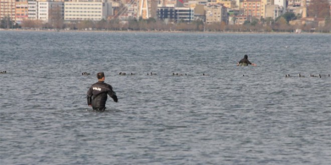 Denizde 3 kilometre kovalamaca
