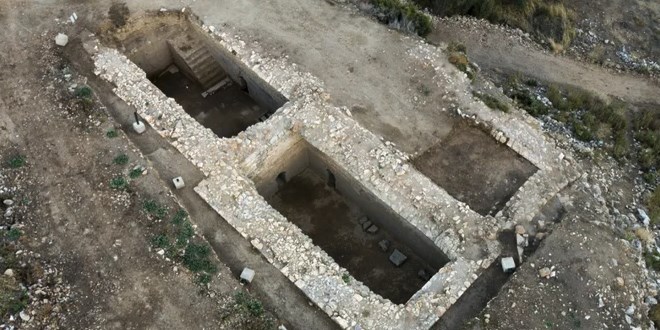 Metropolis Antik Kenti kazılarında birbiriyle bağlantılı 4 sarnıç bulundu