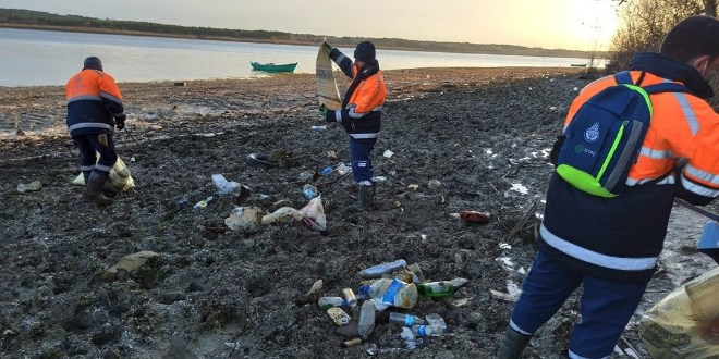 Barajlarda sular çekildi, sudan çıkanları görenler şaşkına döndü