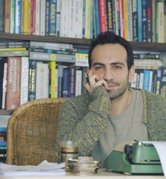 Kanal D'de yayınlanan Fatmagül'ün Suçu Ne? dizisinde bir sezon boyunca Vural karakterini canlandırmıştır. Kanal D'de yayınlanan, Kuzey Güney isimli dizide Kıvanç Tatlıtuğ ile başrolleri paylaşmış ve bu dizide Güney Tekinoğlu karakterini canlandırmıştır.