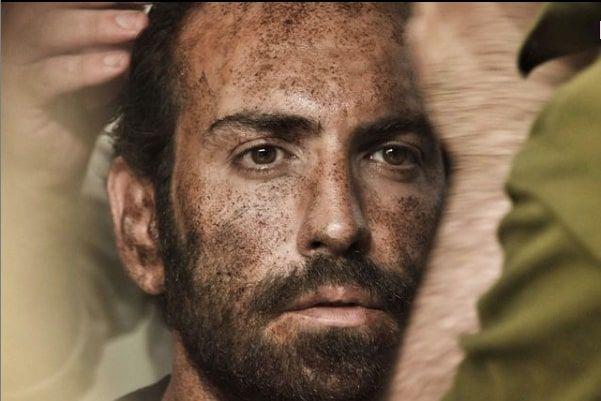 Üniversitede mimarlık bölümünden mezun olduğunu ifade eden Buğra Gülsoy, ''Oyuncu olmasaydım mimarlığı seçerdim, çünkü diplomam var. Mimarlık mezunuyum, mimarlık okurken, tiyatro yapmaya başlamıştım. Sonrasında tiyatroya geçtim. Aslında mimarlık severek de okuduğum bir meslekti'' dedi.