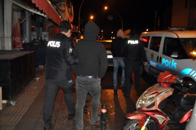 Aynı zamanda şüpheliler hakkında 'Bulaşıcı hastalıklara ilişkin tedbirlere aykırı davranma' suçundan da adli işlem başlattı.