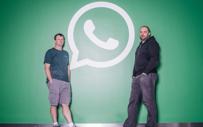 Facebook'un bünyesinde bulunan mesajlaşma uygulaması WhatsApp'ın kullanıcılarına seçim hakkı tanımadığı, zorunlu güncelleme kararının yankıları sürüyor.