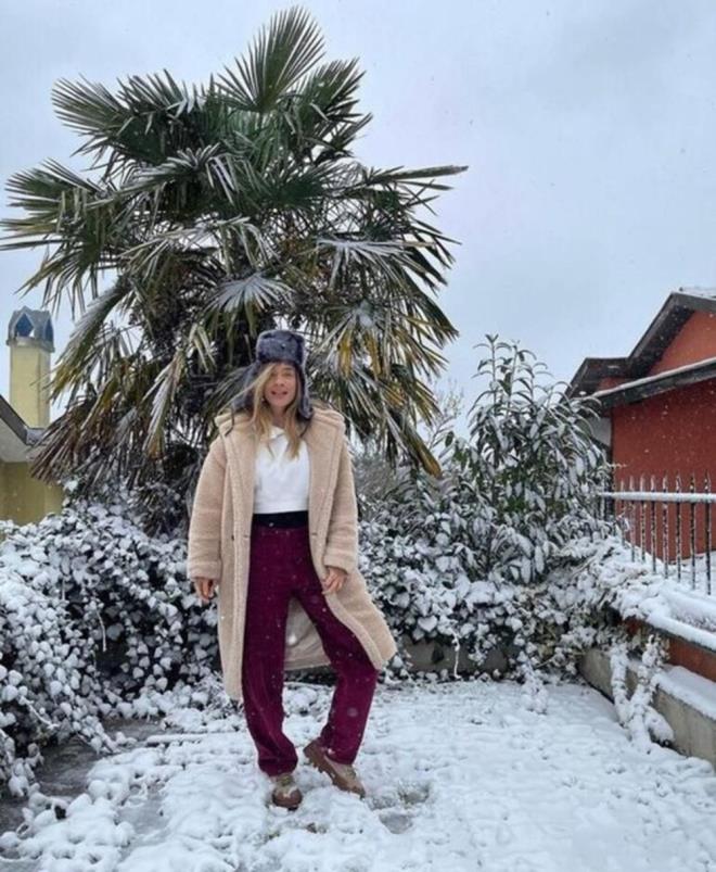 MÜGE BOZ    Kar gören masum köylü.