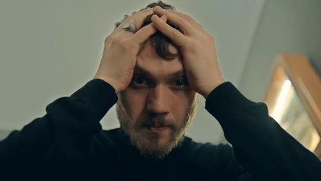 Aras Bulut İynemli, Erkan Kolçak Köstendil, Necip Memili, Nejat İşler, Damla Sönmez, Rıza Kocaoğlu, Burak Dakak ve Perihan Savaş'ın başrollerini paylaştığı Çukur 4. sezonuyla final yaparak ekrana veda edecek.