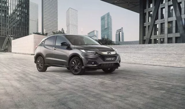 Yapılan açıklamaya göre, Civic Sedan modellerinde 90 bin TL?lik kredi kullanımına yüzde 0,99 faiz oranı ile 12 ay taksit seçeneği sunulurken, HR-V modelinde ise 70 bin TL?ye kadar kredi kullanımına yüzde 0,80?den başlayan faiz oranı ile 15 ay taksit seçeneği sunuluyor.