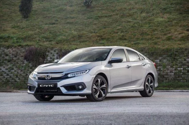 HONDA'dan düşük faizli kredi kampanyası<br>  Şubat ayına özel kampanya hazırlayan markalardan Honda, Civic Sedan ve HR-V modellerinde 90 bin TL?ye kadar kredi kullanımına yüzde 0.80?den başlayan faiz oranları ile 15 ay vade imkanı sağlıyor.