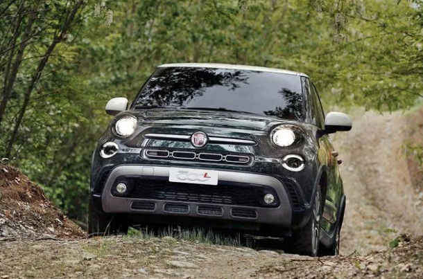 FIAT'tan 71 bin TL'lik indirim  <br>  Fiat, Şubat ayı kampanyasında 500L modeline özel ödeme seçenekleri açıkladı.