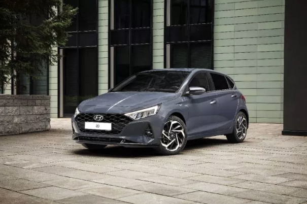 HYUNDAI ÖDEMELERİ ÖTELEDİ<br>  Hyundai Assan yeni kampanyaya göre, i10 modelinde 6 ay sonra ödeme imkanı sunuyor. Güney Koreli marka üstelik 4.000 TL'ye varan indirim de yapıyor. Hyundai Assan, geçtiğimiz aylarda satışa sunduğu Yeni i20 modelinde de sıfır faiz ve 11.000 TL'ye varan indirim yapıyor.