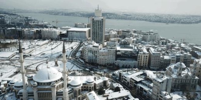 İstanbul'da kar: Çilesi gitti, güzelliği kaldı