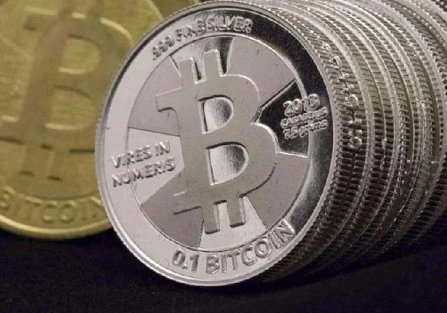 Altının bu kadar değerli olmasının nedeni arzın öngörülebilir olmasıyken; Bitcoin, 50 bin doların üzerinde gezinerek altını büyük ölçüde geride bırakmış durumda.