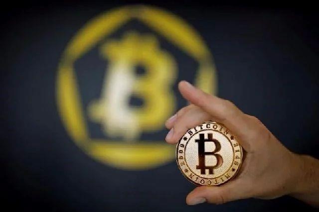 Kripto para biriminin piyasa değerinin 1 trilyon dolara ulaşması önemli bir dönüm noktası olarak değerlendiriliyor.