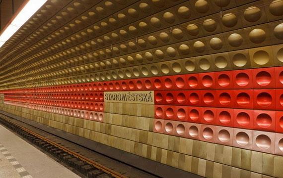 Prag metro istasyonu, Çek Cumhuriyeti.