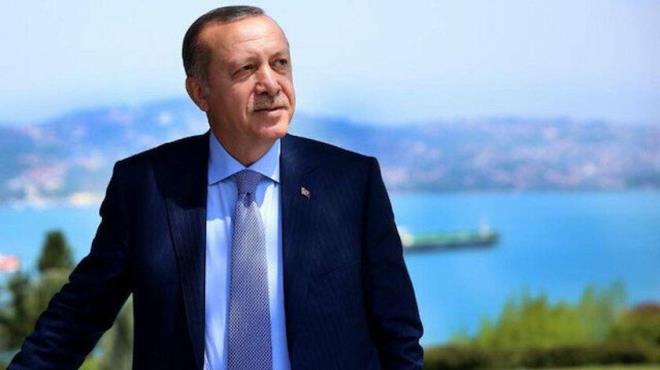 AK PARTİ'DEN BAŞKAN ERDOĞAN'A DOĞUM GÜNÜ SÜRPRİZİ    Başkan Recep Tayyip Erdoğan'ın doğum günü dolayısıyla AK Parti'nin resmi Twitter hesabından bir paylaşım yapıldı. Paylaşımda, "İyi ki doğdun, millete hizmet yolunda nice yaşlara." ifadelerine yer verildi.