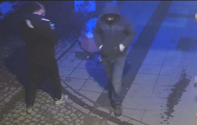 KAN VE DNA ÖRNEKLERİ EŞLEŞTİ  Öte yandan yürütülen soruşturma kapsamında Mehmet Şerif Boğa?nın evinde bulunan kanlı çorap ve ayakkabı ile kıyafetler, Bursa Bölge Kriminal Polis Laboratuvarı Biyolojik İnceleme Şube Müdürlüğü?nde öldürülen Tokkal ailesi üyelerinden alınan kan ve DNA örnekler ile karşılaştırıldı.