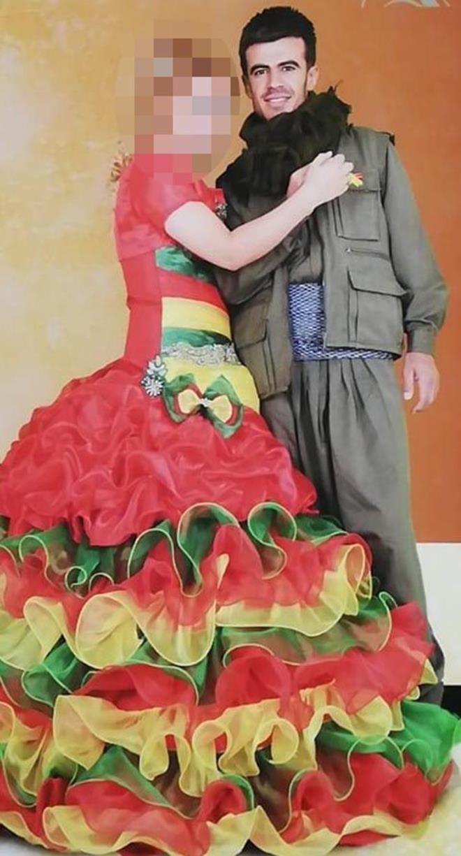 Sosyal medya hesaplarında elinde tüfek ve tabanca ile çekilmiş fotoğrafları da olduğu görülen Boğa?nın terör örgütü PKK ile bağlantısı incelemeye alındı. Eskişehir Cumhuriyet Başsavcılığı?nca terör soruşturması sürerken, yeni ortaya çıkan bir fotoğrafta ise katil zanlısı Boğa?nın terörist kıyafeti, yanındaki kadının ise PKK renklerinden elbise giyerek poz verdikleri görüldü.