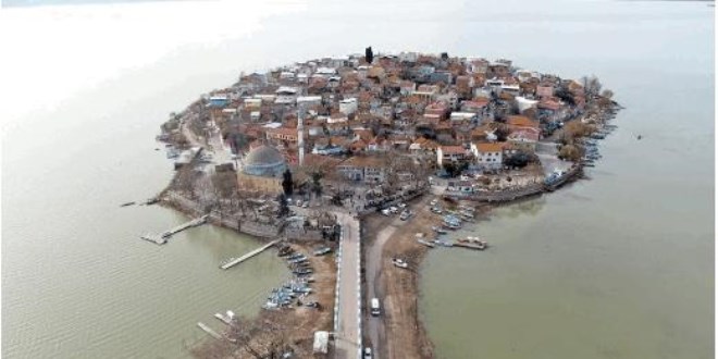 Sular yükselince tarihi köy eski görüntüsüne kavuştu