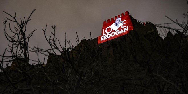 Ankara Kalesi'ne 'Love Erdoğan' görseli yansıtıldı