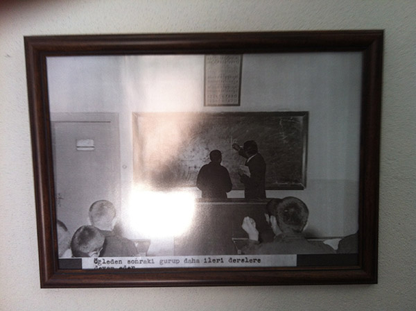 Sübyan Koğuşu: Hapishaneye düşen çocukların kaldığı ve o dönemde neler yapıldığını fotoğraflarla izleyelim.