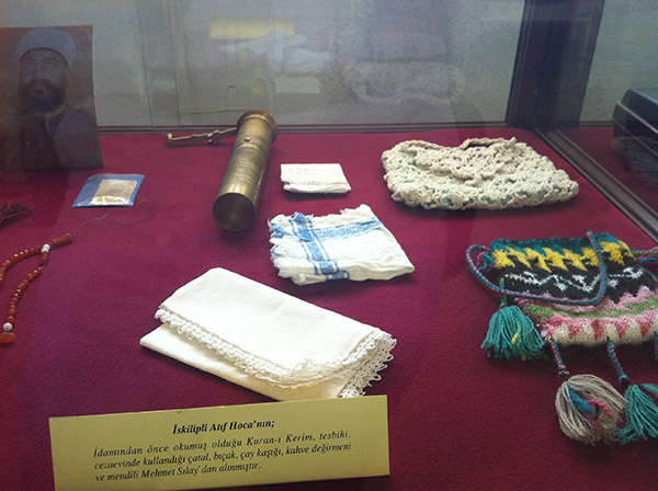 İskilipli Atıp Hocanın Kuran-ı Kerim'i, tesbihi