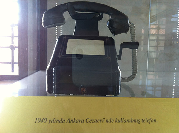 Cezaevinde kullanılan ilk telefon