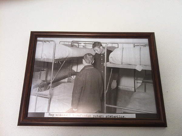 Sübyan Koğuşu: Hapishaneye düşen çocukların kaldığı ve o dönemde neler yapıldığını fotoğraflarla izleyelim.