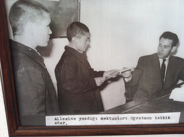 Sübyan Koğuşu: Hapishaneye düşen çocukların kaldığı ve o dönemde neler yapıldığını fotoğraflarla izleyelim.