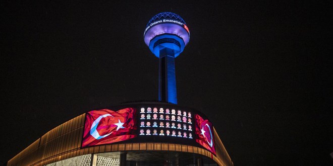 Atakule şehit aileleri için aydınlatıldı