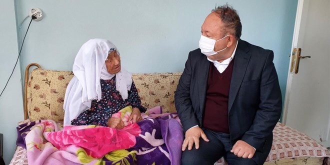 107 yaşındaki şehit annesine sürpriz doğum günü