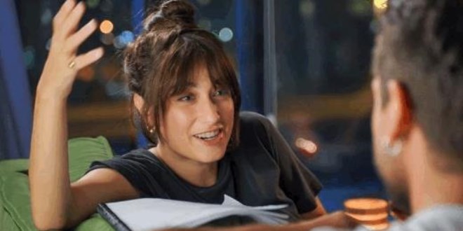 Corona virüse yakalanan Hazal Kaya: Ağır bir grip gibi yaşıyorum