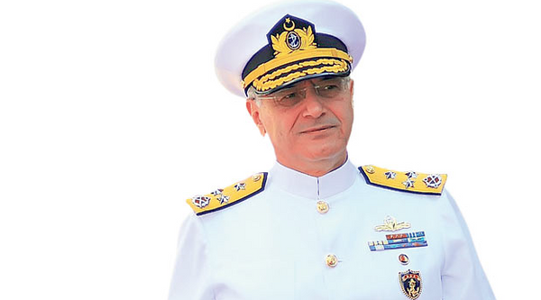 <br>  Emekli koramiral Mehmet Otuzbiroğlu, Kuzey Saha Deniz Komutanı iken Balyoz ve İnternet Andıcı davaları kapsamında gözaltına alınıp tutuklanmış ve uzun süre tutuklu kalmıştı.