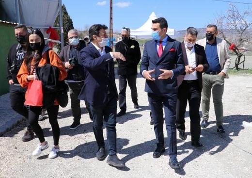 Lokasyon avantajını anlatan Sabah "Siz İstanbul çevresinde böyle bir şey yapsanız, aylık kirası 30-40 bin liradan aşağı olmaz. Onun için biraz daha ekonomik oluyor. Bunların hepsini üst üste koyduğunuz zaman, Eskişehir bizim için olumlu bir lokasyon kararıydı" dedi.