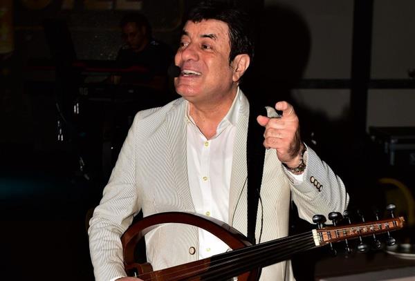 Müzik yaşamına ara veren Sabah, yeni işiyle hayranlarını şaşkına çevirdi.