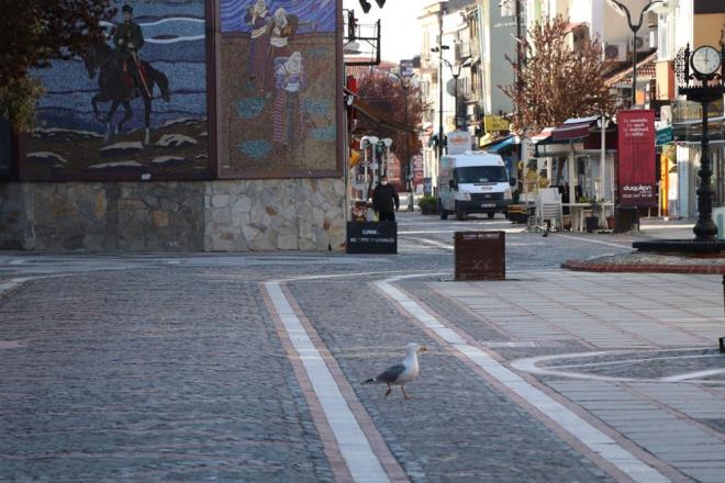 Hürriyet'ten Nurcan Babacan'ın haberine göre bu hafta netleştirilmesi beklenen ramazan önlemlerinin çerçevesi, başkent Ankara?da en çok konuşulan konuların başında geliyor.