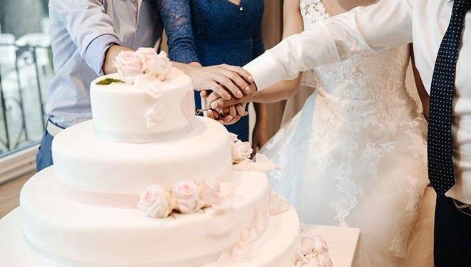 DÜĞÜN VE NİKAHLARA ERTELEME  Düğün, nişan, kına, nikah, genel kurul ve toplantılar ile kapalı alanlarda yapılan etkinliklerin tamamı bayram sonrasına kadar ertelenecek.