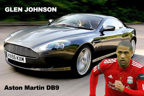 Sahadaki futbolları kadar, özel yaşantıları ile de dikkat çeken futbolcuların en büyük tutkularından birisi de hiç kuşkusuz arabalar... Kimi Porsche, kimi Hummer, kimi de Lamborghini...