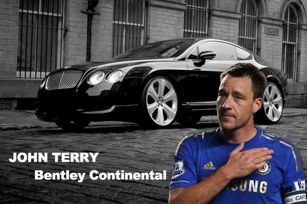 Sahadaki futbolları kadar, özel yaşantıları ile de dikkat çeken futbolcuların en büyük tutkularından birisi de hiç kuşkusuz arabalar... Kimi Porsche, kimi Hummer, kimi de Lamborghini...