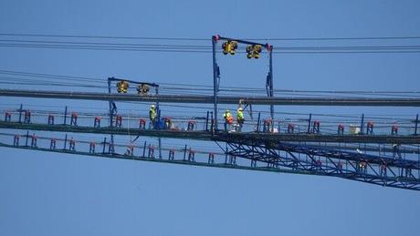 Kulelerin en ucunda ise Çanakkale Savaşlarının unutulmaz kahramanı Seyit Onbaşı?nın sırtlayarak namluya sürdüğü top mermisi tasviri yer alacak.