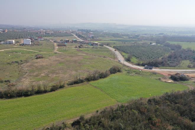 Bursa?daki bu atıkların kontrolsüz dökülmesi ile yaşanacak çevre ve görüntü kirliliğini önlemek amacıyla vasfını yitirmiş ve kullanılmayan maden alanları da rehabilite edilerek yeniden kente kazandırılıyor. Bu alanlar doğal topografyaya uygun şekilde hafriyat toprağı ile doldurulduktan sonra ağaçlandırma çalışmaları ile doğal yaşama geri kazandırılıyor.