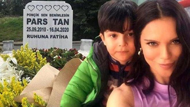 Ebru Şallı, Gökhan Çınar?ın sunduğu ?Katarsis? programına konuk oldu. Şallı son dönemdeki hakkında merak edilenleri ve oğlu Pars'ın hastalık sürecini anlattı. Son 3 yılının çok zorlu ve hızlı geçtiğini söyleyen Ebru Şallı, küçüklüğünden itibaren hep güçlü göründüğünü ve sürekli çalıştığını dile getirdi: ?16 yaşında fotomodelliğe başladım. Ben Ebru Şallı olmaktan çok mutluyum. 1 günde ünlü oldum. 40 yaşında ünlü olan biri ile çocuk yaşta ünlü olup bu zamanlara gelmek bence çok farklı şeyler. Evlendim, boşandım. İki çocuk doğurdum, bir sürü iş yaptım. Arkama baktığım zaman yaptığım hiçbir şeyden pişmanlık hissetmiyorum. Arkama bakmıyorum zaten, önüme bakıyorum"